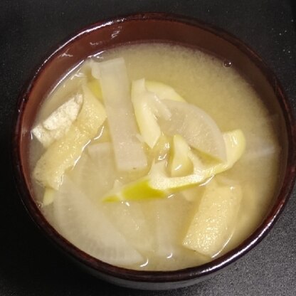 こんばんは〜裏山で採れたハチクタケノコを冷凍していたので作ってみました(*^^*)レシピありがとうございます。